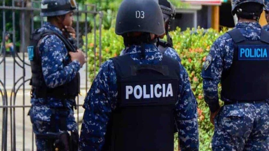 Detención de Agentes Policiales Revela Desafíos en la Reforma Educativa