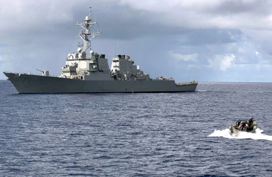 EE.UU. Refuerza Bloqueo Naval a Irán en Medio de Pausa Diplomática