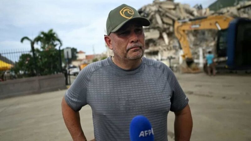 Eliézer Alfonzo Lidera Búsqueda de Familiares en Hotel Derrumbado por Sismos