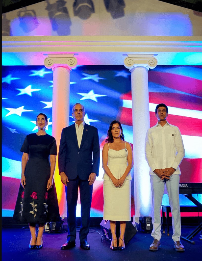 Embajadora de EE. UU. Resalta Vínculos con República Dominicana en Celebración Histórica