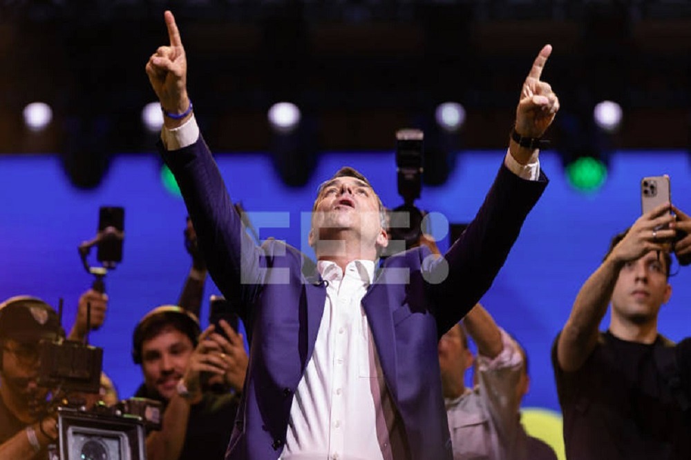 Flávio Bolsonaro Lanza su Candidatura Presidencial en Brasil Reivindicando el Legado de su Padre