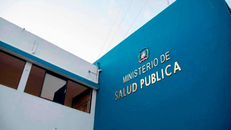 Salud Pública Alerta sobre Intrusismo Médico tras Tragedia en Santo Domingo
