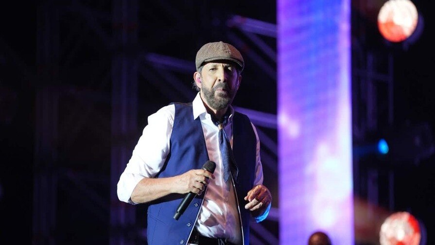 Juan Luis Guerra Conquista Sevilla con un Concierto Inolvidable