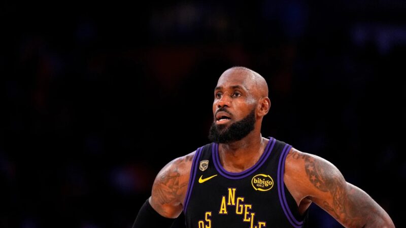 LeBron James Explora Nuevas Opciones en la Agencia Libre de la NBA