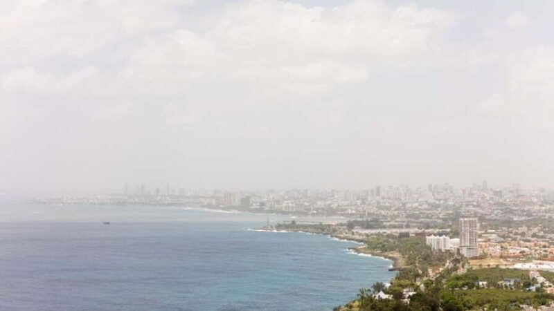 Clima en RD: Lluvias y Calor Intenso Marcan el Inicio de Semana