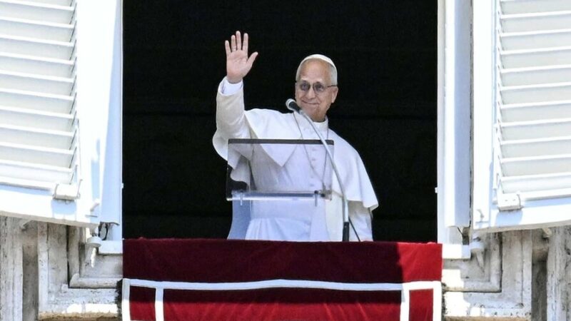 El Papa Llama a la Paz en Medio Oriente y Urge al Diálogo