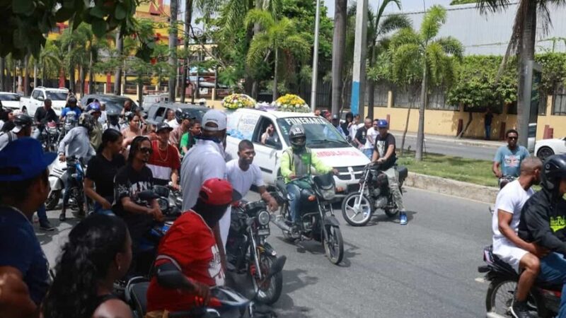 Clamor por Justicia: La Trágica Muerte de Darlin Mercado Reyes Desata Protestas en Santo Domingo Oeste