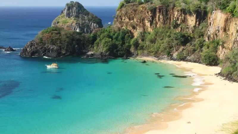 Acceso a las Playas: Un Derecho Constitucional en Debate