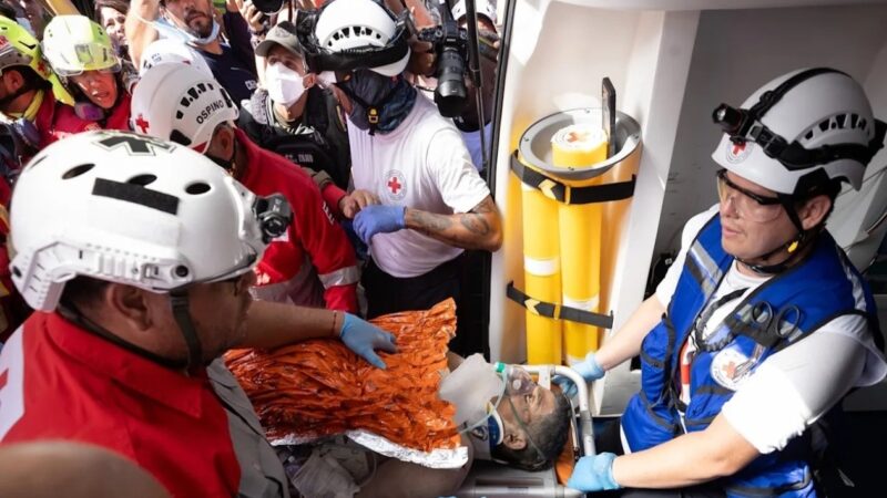 Milagroso Rescate en Venezuela: Hernán Gil Sobrevive a Devastador Terremoto