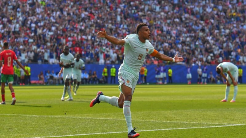 Mbappé y Dembélé Conducen a Francia a la Semifinal del Mundial