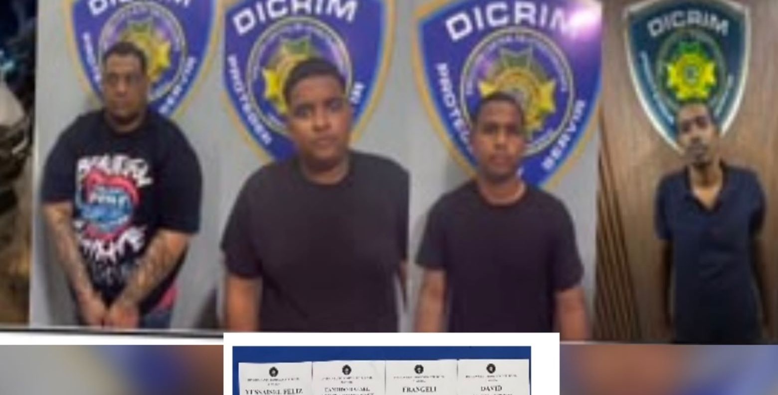 Detenidos dos policías con 10 paquetes de cocaína en Santo Domingo Este