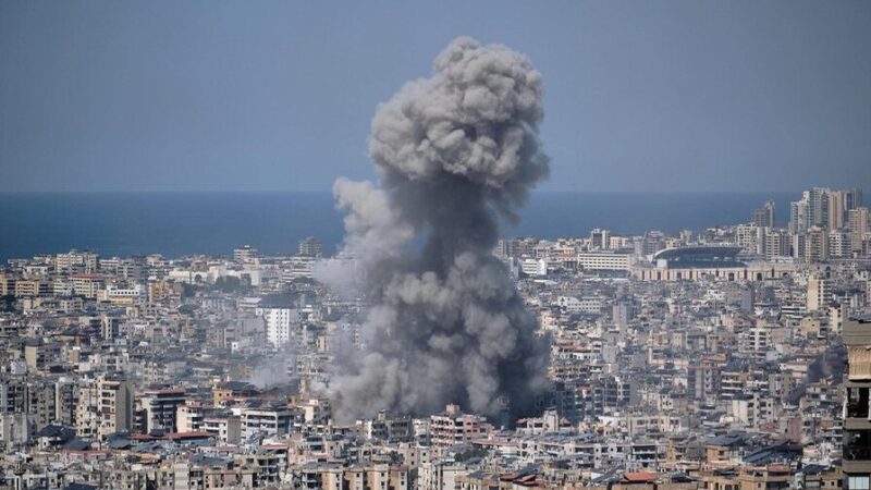 Continúan Bombardeos Nocturnos de EE.UU. en Irán con Víctimas Mortales