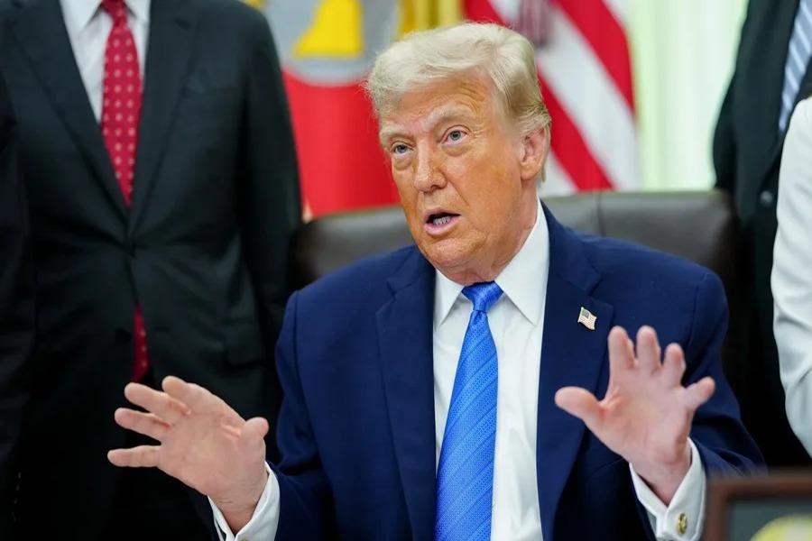 Trump Asegura Libre Tránsito en el Estrecho de Ormuz Pese a Tensión con Irán