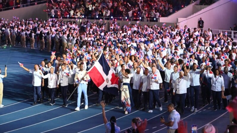 Ovación para la Delegación Dominicana en la Apertura de los Juegos del Centenario