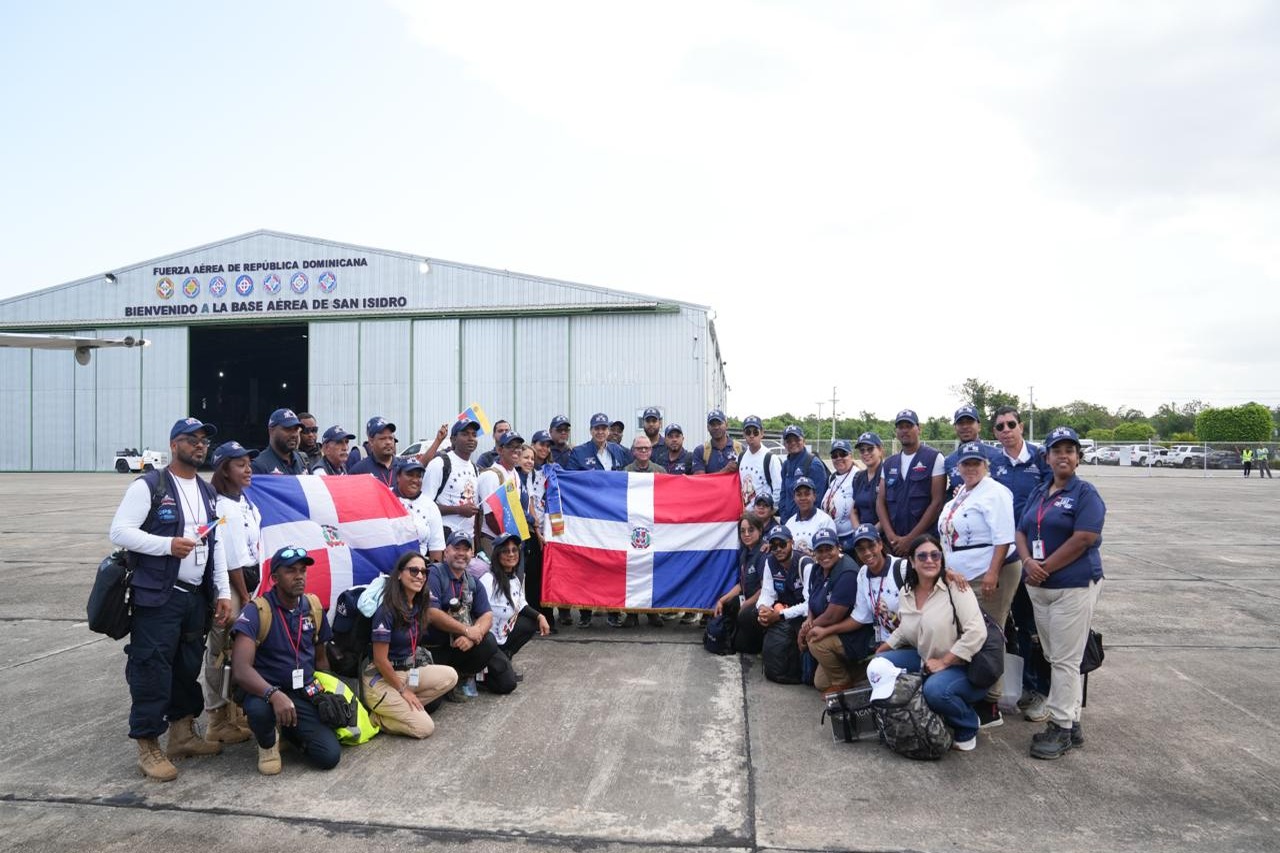 Ministro de Salud y Equipo Médico Dominicano Regresan Tras Exitosa Misión Humanitaria en Venezuela