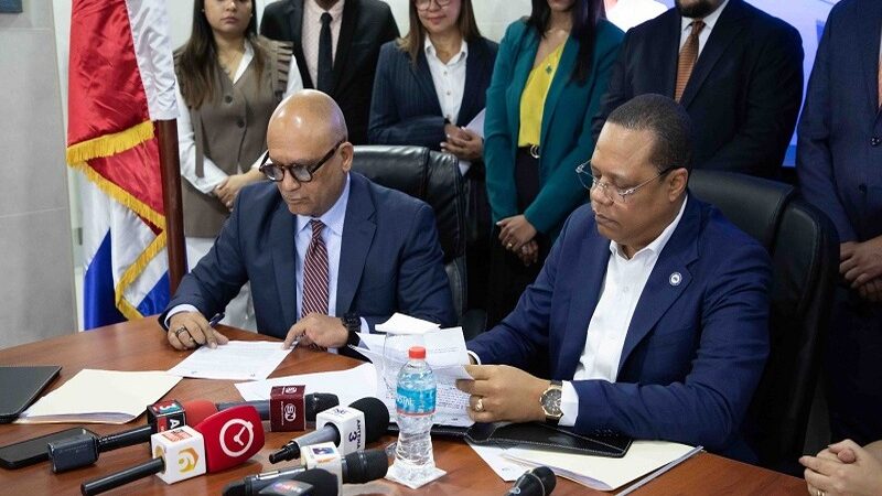 Empresas de Cobranza Gestionan Millonarias Deudas en República Dominicana