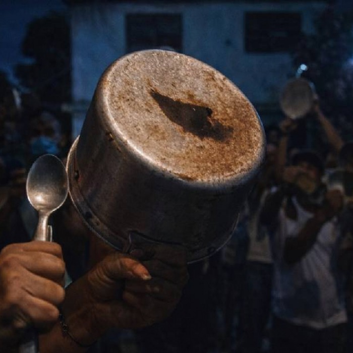 Cacerolazos Resuenan en Santo Domingo en Protesta contra Medidas Gubernamentales