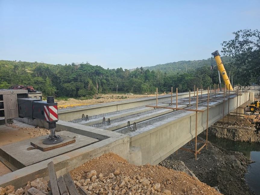 Avanza Rápidamente la Construcción del Nuevo Puente sobre el Río Camú en Puerto Plata