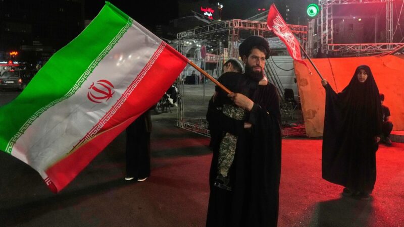 Estados Unidos Lanza Ofensiva Contra Irán Tras Tensión en el Estrecho de Ormuz