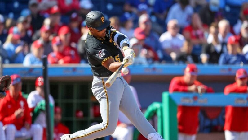 Esmerlyn Valdez Impulsa a los Piratas con Poderoso Jonrón