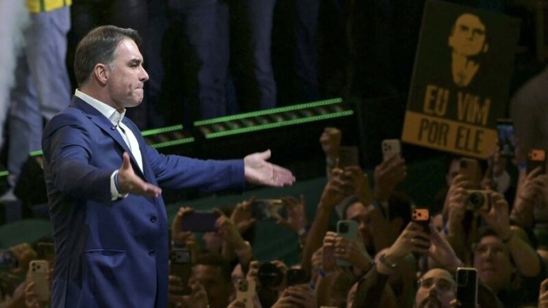 Flávio Bolsonaro Lanza su Candidatura Presidencial en Brasil