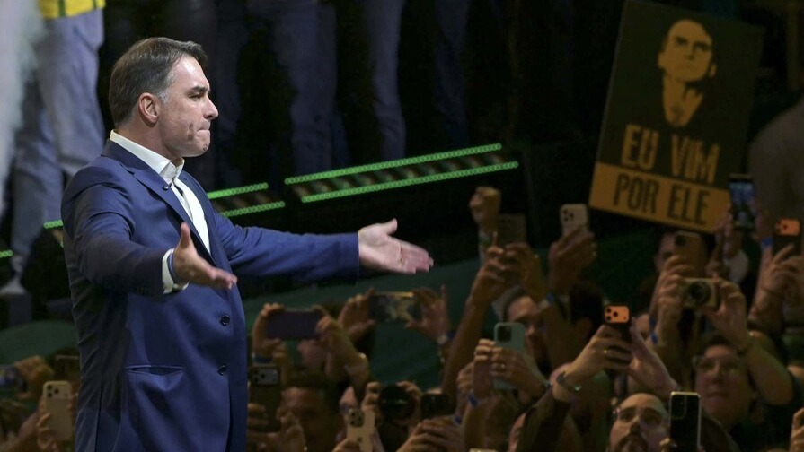 Flávio Bolsonaro Lanza su Candidatura Presidencial en Brasil