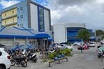 Hombre Acusado de Agredir a Expareja se Entrega a las Autoridades en Santo Domingo Este