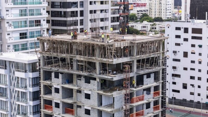 Subcontratos Impulsan Aumento en Costos de Construcción en Junio 2026