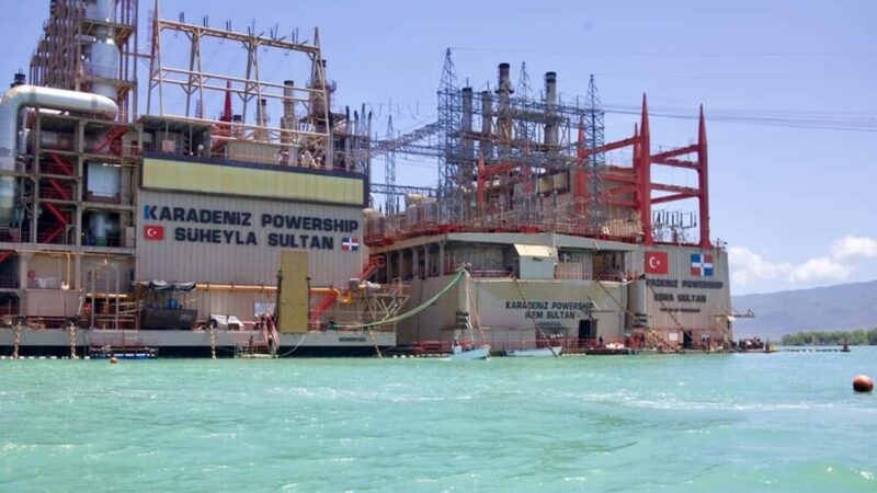 Vencimiento de Contratos de Barcazas Eléctricas en Azua: Un Futuro Energético en Juego