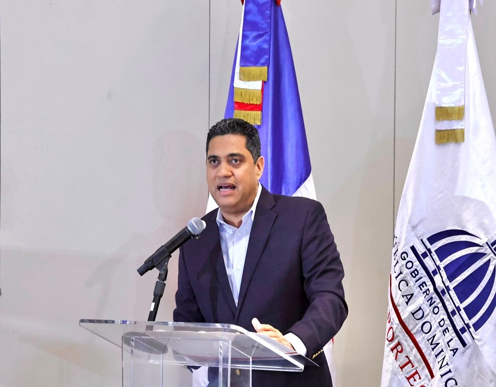 Ministro de Deportes Exhorta a Lidom a Facilitar Participación de Niños en Caribe Kids