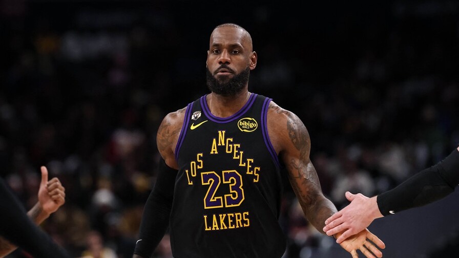 LeBron James Firma con Philadelphia 76ers por Dos Temporadas
