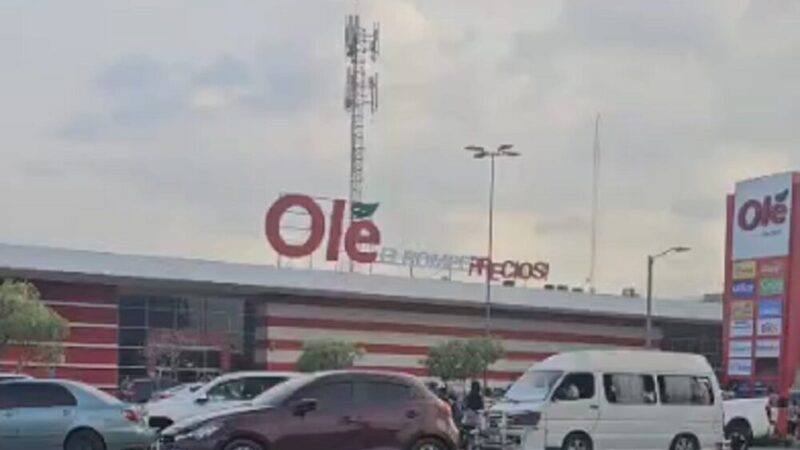 Incendio Controlado en Supermercado Olé de Santo Domingo Norte