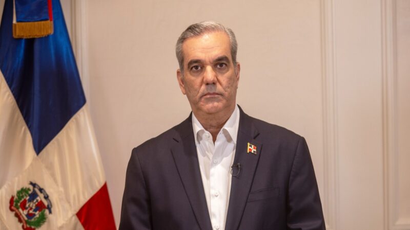 Abinader Inaugura Centro Deportivo Escolar en Santo Domingo Savio