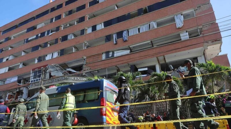 Rescatistas Internacionales Luchan por Salvar a Venezolano Atrapado en Escombros