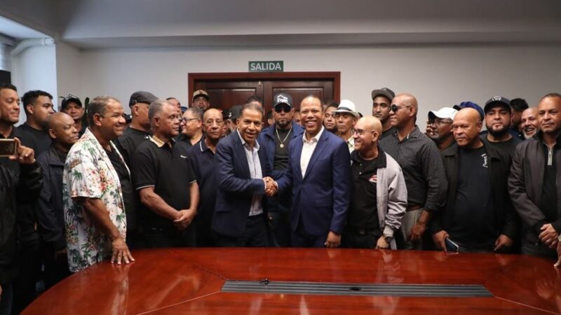 INTRANT y Transportistas de Santiago Acordaron Congelar Aumento del Pasaje