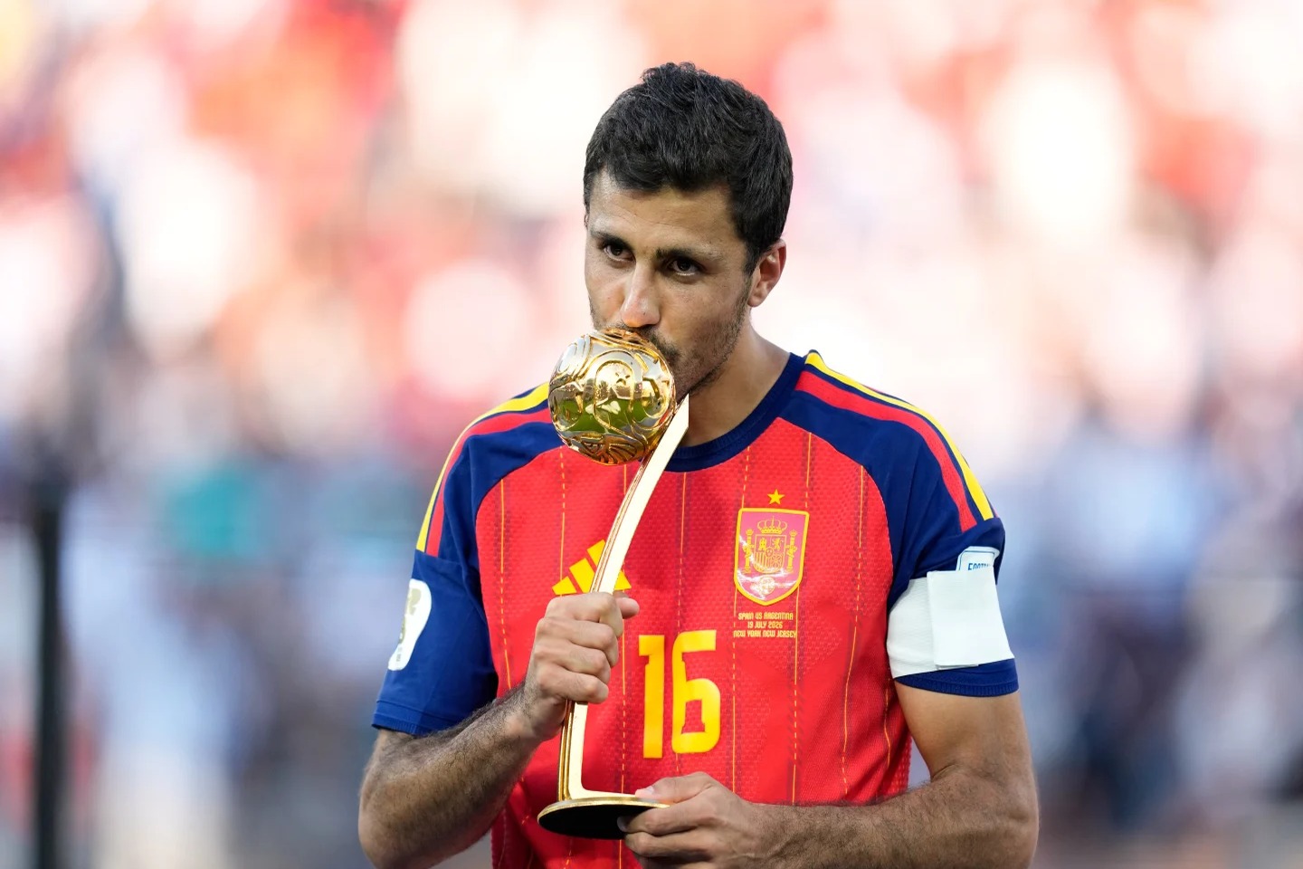 Rodri del Manchester City será intervenido quirúrgicamente de la espalda