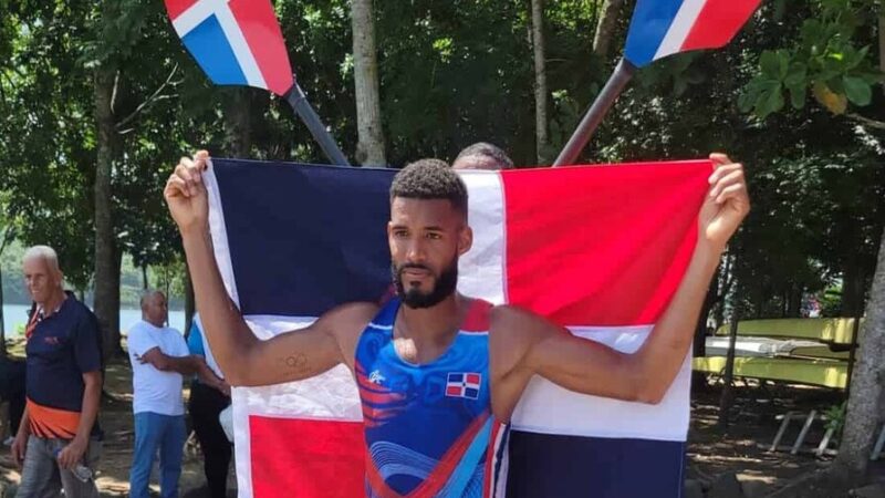 Ignacio Vásquez Brilla con Plata en Remo en Santo Domingo 2026