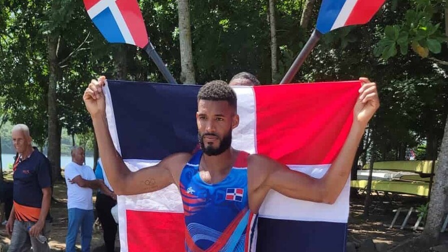 Ignacio Vásquez Brilla con Plata en Remo en Santo Domingo 2026