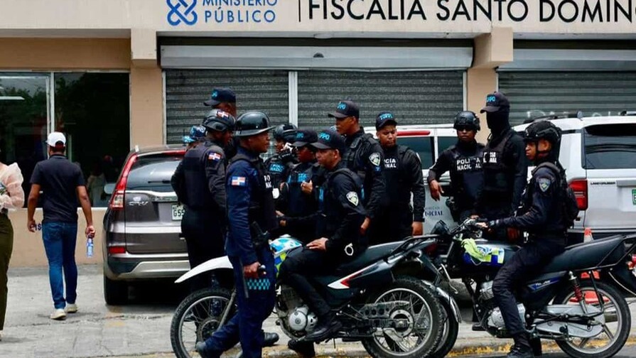 Policía Nacional Suspende a Agentes Involucrados en Muerte de Joven en Santo Domingo Oeste