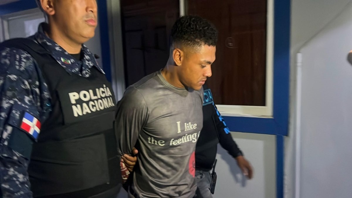 Se Entrega Sospechoso del Asesinato de Adolescente en Santiago