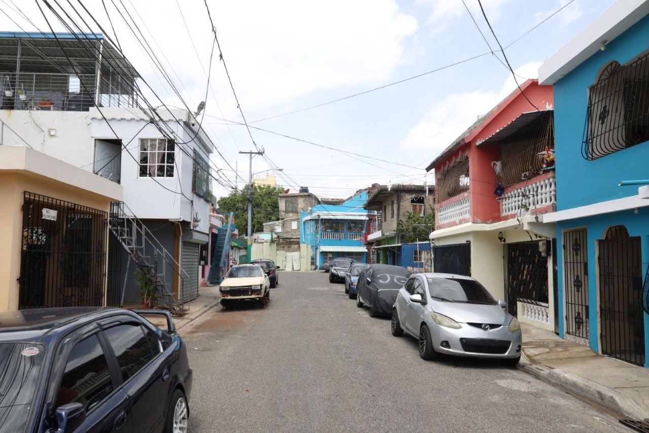 Residentes de Los Mina Sur claman por solución tras cuatro días sin electricidad
