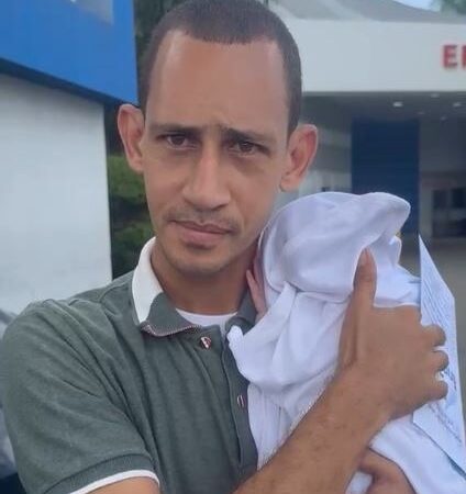 Padre Denuncia Falta de Vacunas e Insumos en Hospital Moscoso Puello