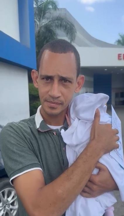 Padre Denuncia Falta de Vacunas e Insumos en Hospital Moscoso Puello