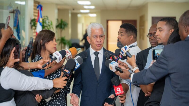 Presidente del Senado defiende el ritmo legislativo ante críticas de la oposición