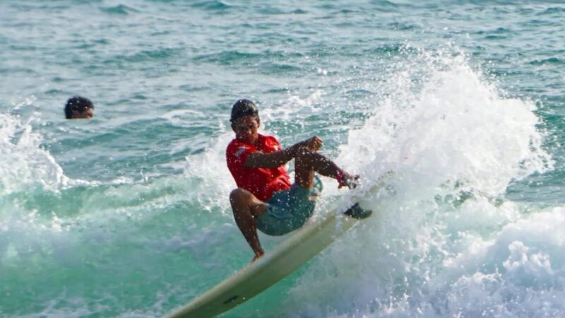 Surfistas de Élite Compiten por la Gloria en Cabarete