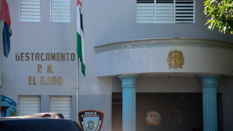 Hallazgo de Agente Fallecido en Cuartel de Santiago Desata Investigación