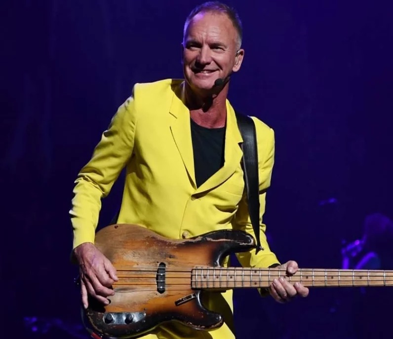 Sting Conquista Sevilla con su Inconfundible Estilo