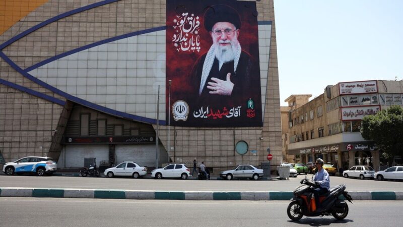 Estados Unidos Exige a Irán Garantizar Seguridad en el Estrecho de Ormuz