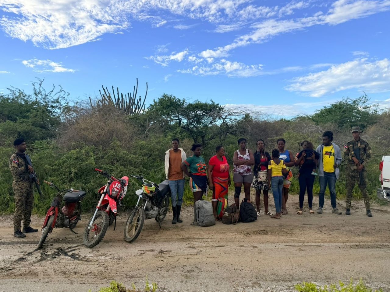 Ejército Dominicano Frustra Intento de Tráfico de Migrantes en Montecristi