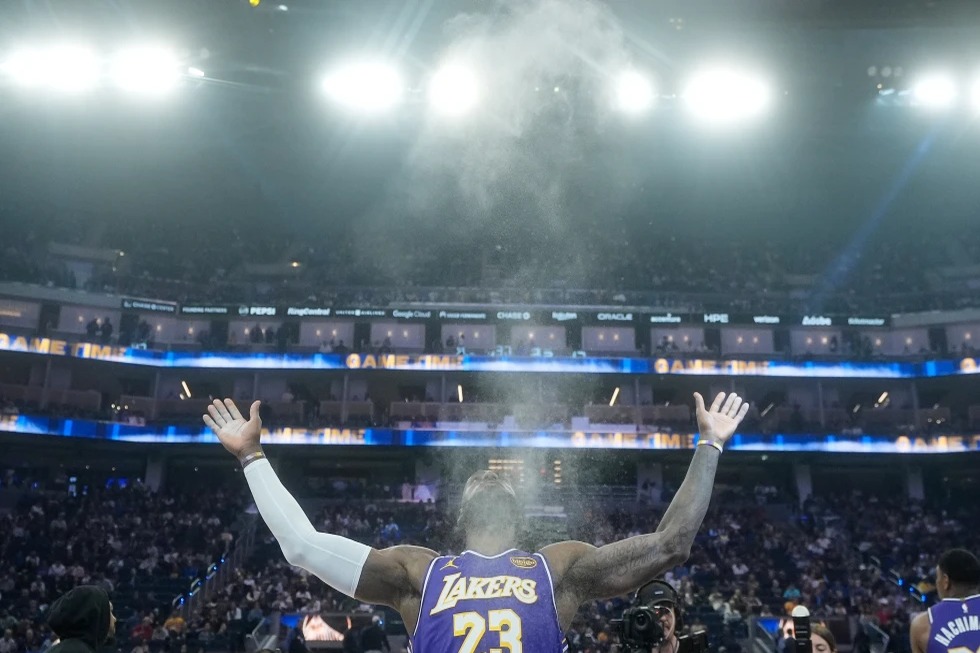 LeBron James Revelará sus Planes Futbolísticos en Próxima Aparición Pública